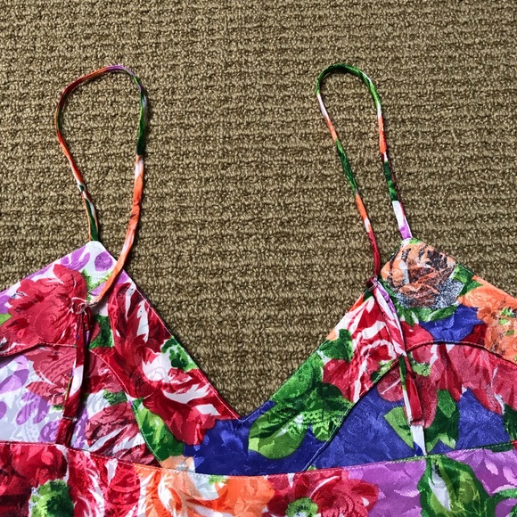 Victoria’s Secret Gold Label Floral Cami Top Adjustable Spaghetti Straps Size M - Picture 7 of 12
